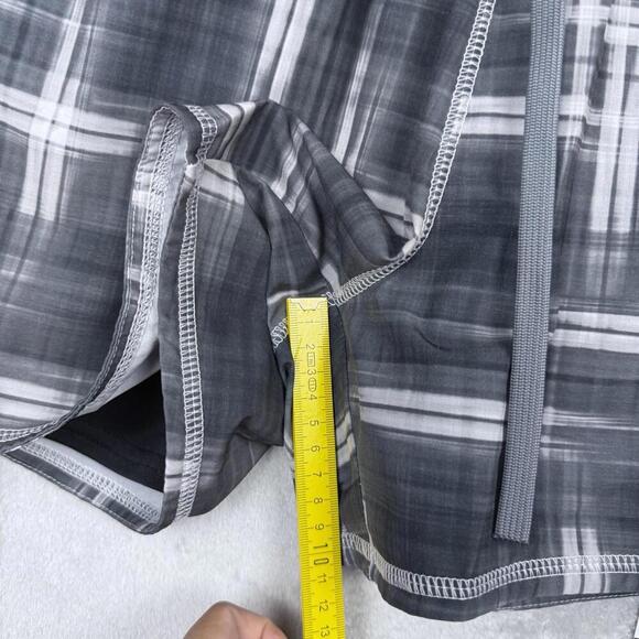 Nike Dri-FIT Plaid Running Shorts Women M Gray White Stretch Build In Tight Gym - Picture 8 of 9